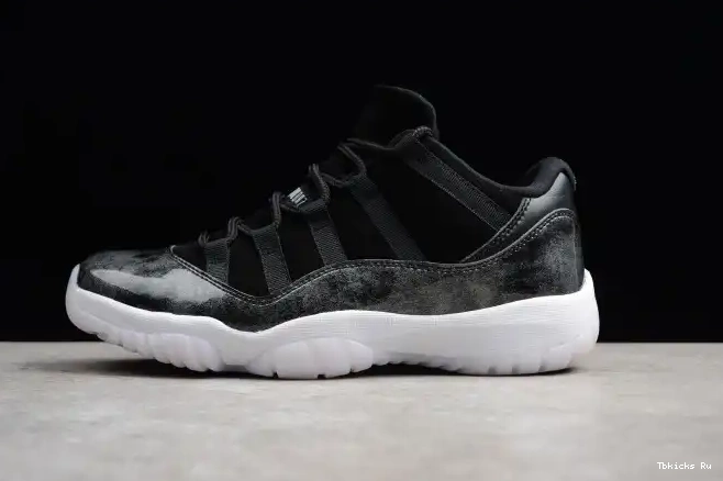 Reps TBK Retro Air Low 11 528895-010 