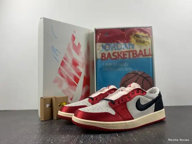 Cheap TBK Air Trophy Away Low FN0432-100 Room x Jordan 1 OG 0220