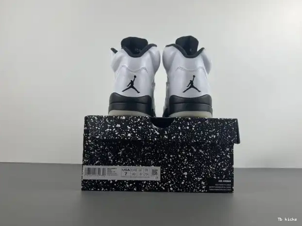 Rep TBK 'WHITE BLACK' 5 RETRO DD0587-110 AIR JORDAN 0210