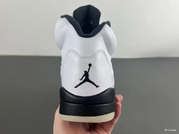 Rep TBK 'WHITE BLACK' 5 RETRO DD0587-110 AIR JORDAN 0210